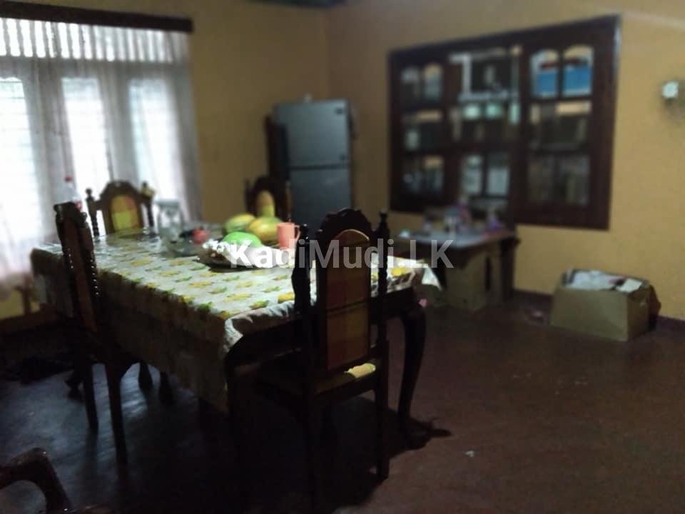 House for Sale With 32 Perches