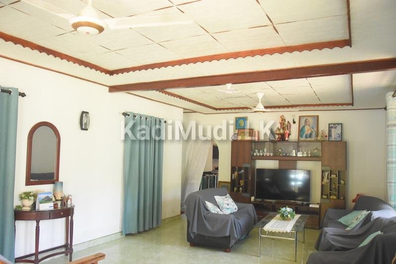 Land with house at Negombo