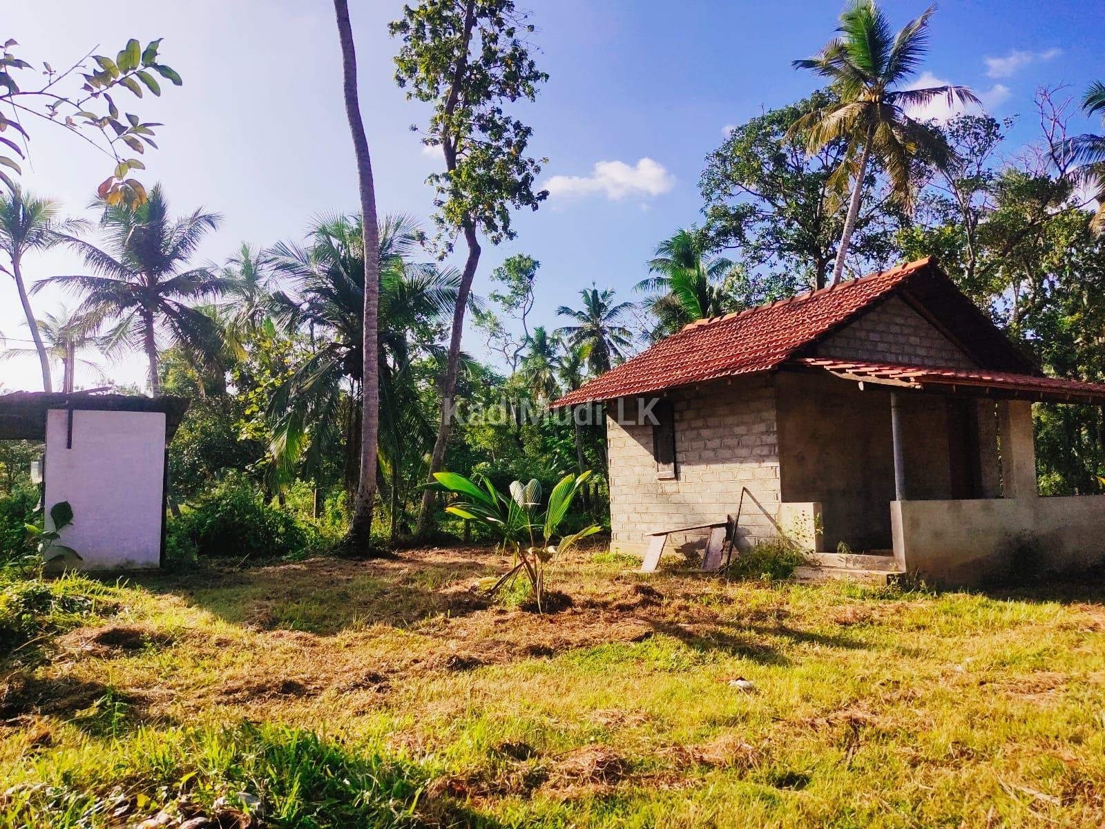 Land for sale in Marawila